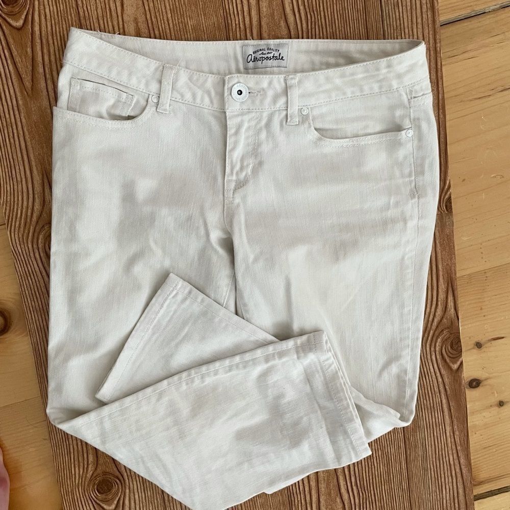 AEROPOSTALE white 5 pocket crop jeans size 5/6